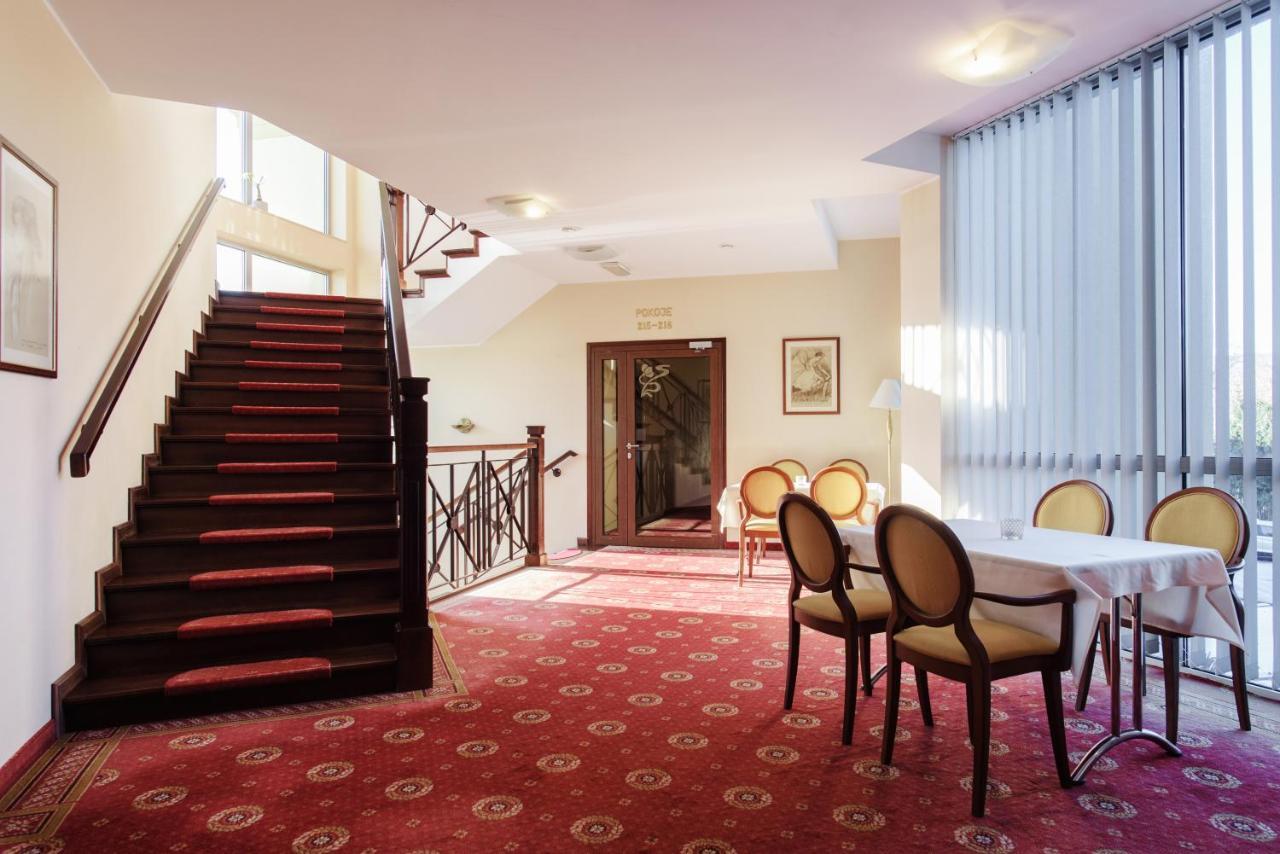 Lila Medical Spa Цехоцинек Экстерьер фото