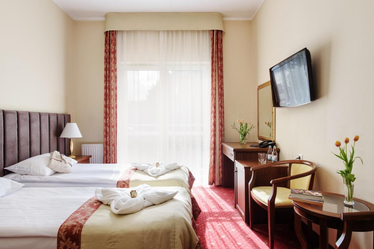 Lila Medical Spa Цехоцинек Экстерьер фото