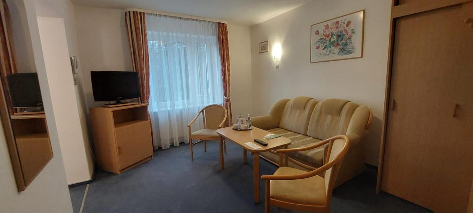 Lila Medical Spa Цехоцинек Экстерьер фото